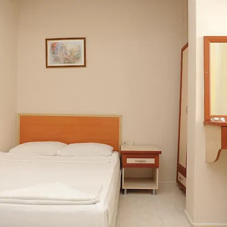World Hotel 2*